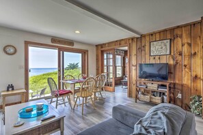 TV, fireplace, books, smart speakers - Oceanfront Gem w/ Sunroom & Fireplace in Cape Cod (Dennis Port)
