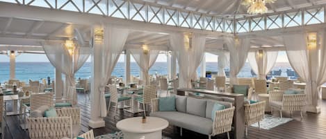 5 restaurants, breakfast, lunch, dinner served; international cuisine