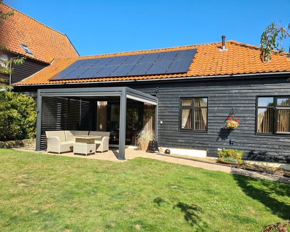 House, 1 King Bed | Exterior - Owl Barn, Sisland - Spacious Apartment (Norwich)