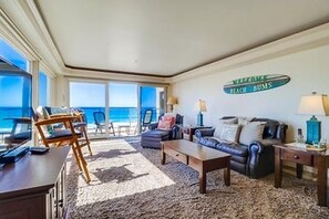 Smart TV, fireplace, DVD player, toys