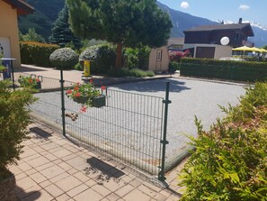 Courtyard - Gîte - dortoir La Cigale (Saxon)