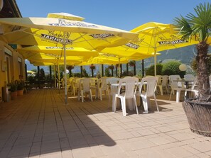 Terrace/patio - Gîte - dortoir La Cigale (Saxon)