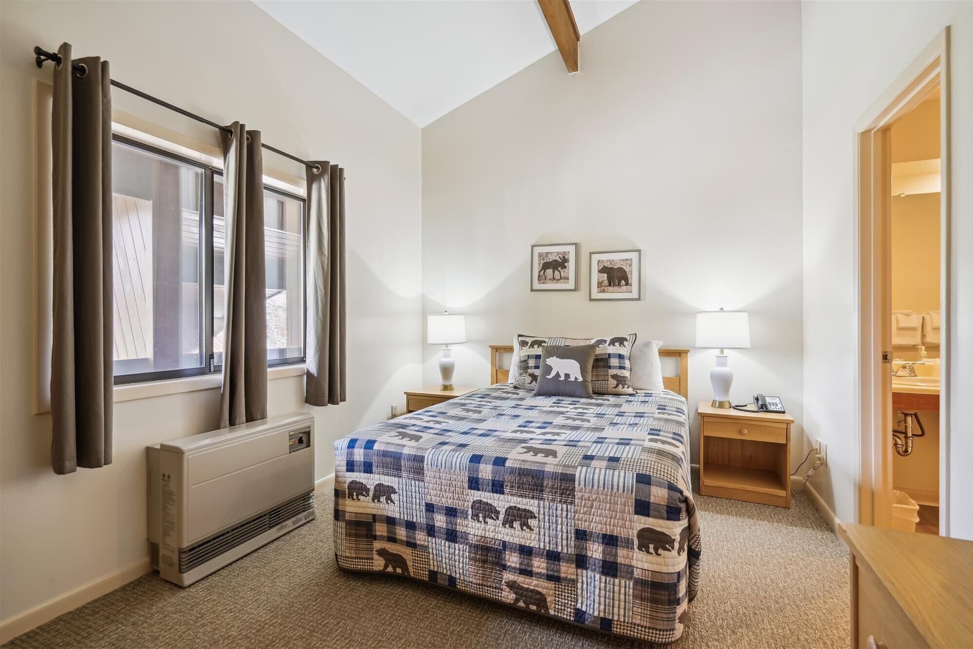 1 habitación, tabla de planchar con plancha, wifi y ropa de cama 
