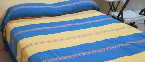 Double Room | 1 bedroom, desk, iron/ironing board, free WiFi