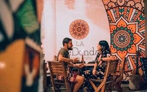 Repas dans la chambre