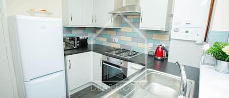 Fridge, microwave, oven, stovetop