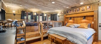 Peaceful Views & Comfort, Within 10 Mi of Mt. Rushmore & Custer State Park. 