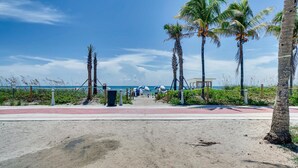 Unclassified image, 4 of 7, button - Castle Beach Suites with awesome views (Miami Beach)