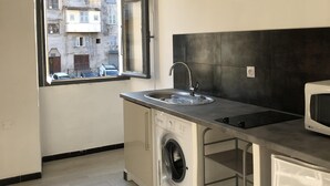 茶具/咖啡用具、冰箱、微波炉、厨具/餐具