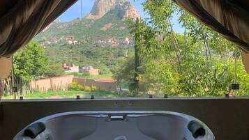 Cabaña Elite, vista a la montaña | Ropa de cama de alta calidad y edredón