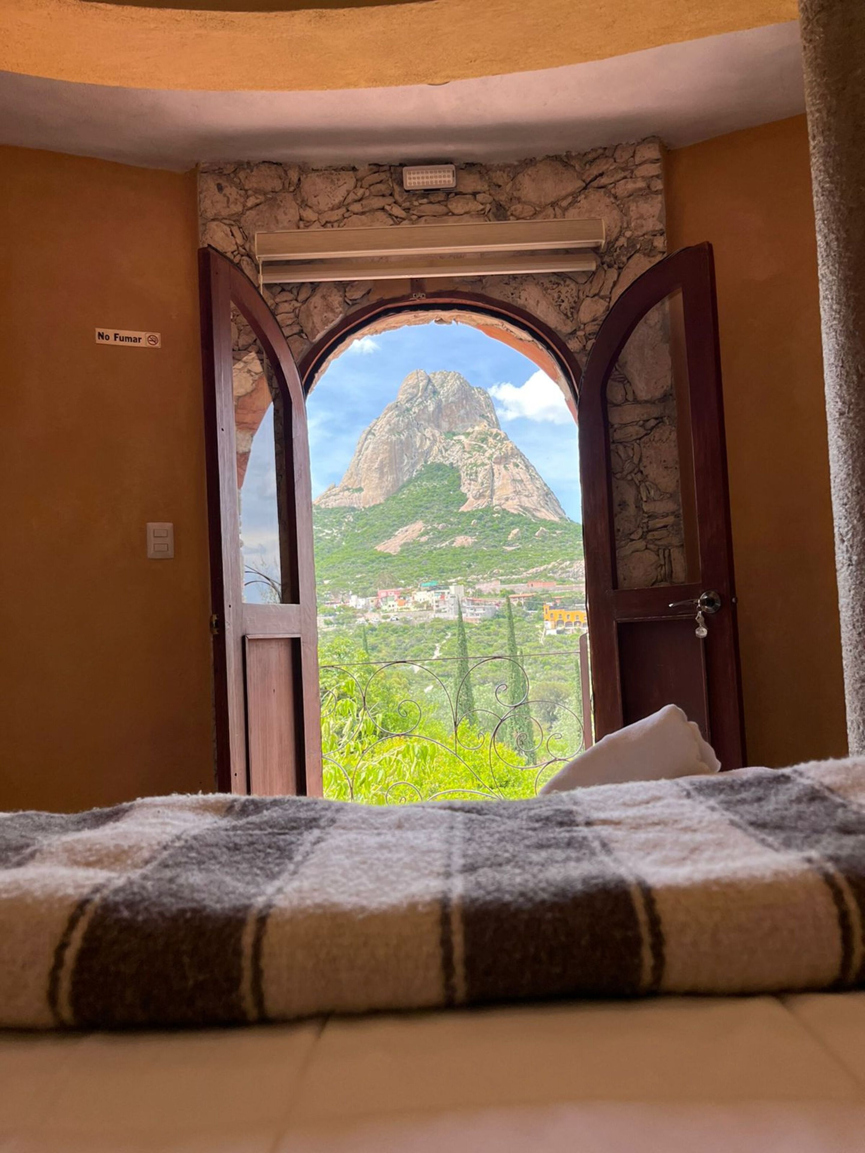 行政小屋 | 高档床上用品、羽绒被、客房内保险箱、特色装修