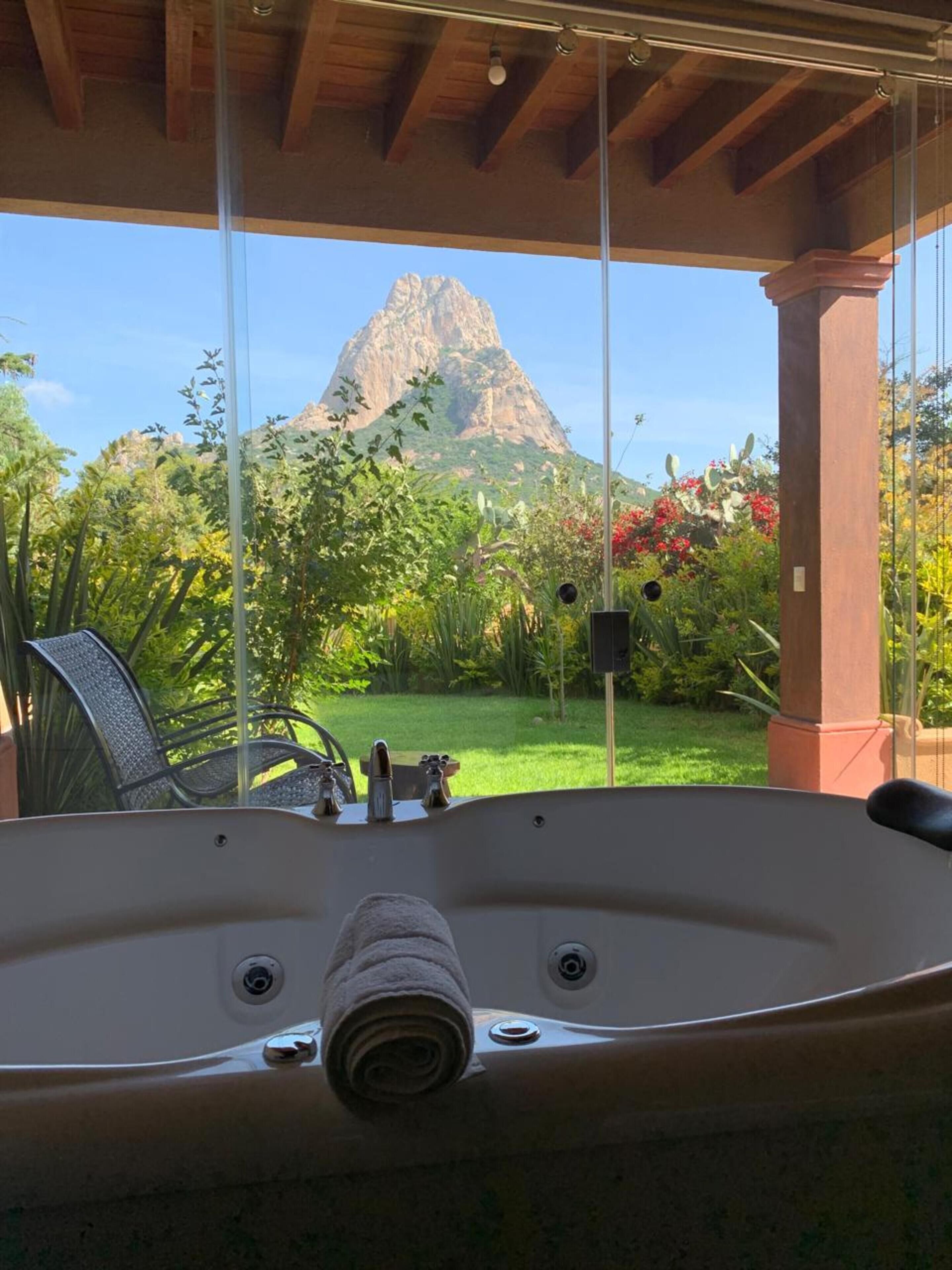 Cabaña Premier, vista a la montaña | Ropa de cama de alta calidad y edredón 