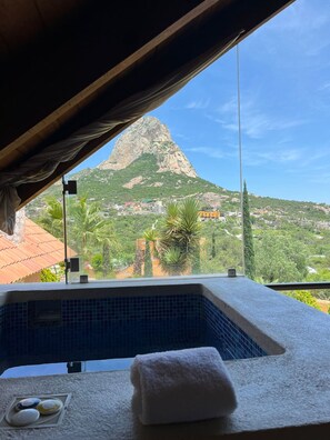 Superior Cabin, Mountain View | Premium bedding, down comforters, in-room safe, individually decorated - Hotel Zidada and Chalets (Ezequiel Montes)