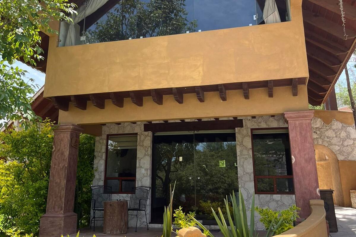 Elite Cabin, Mountain View | Premium bedding, down comforters, in-room safe, soundproofing