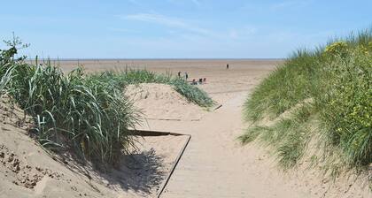 2 bedroom accommodation in St Annes-on-the-Sea