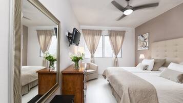 4 slaapkamers, een bureau, een strijkplank/strijkijzer, gratis wifi