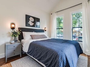 4 chambres, fer et planche à repasser, lit parapluie, Wi-Fi gratuit