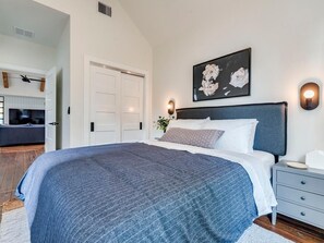 4 間睡房、熨斗/熨衫板、可攜式嬰兒床、免費 Wi-Fi