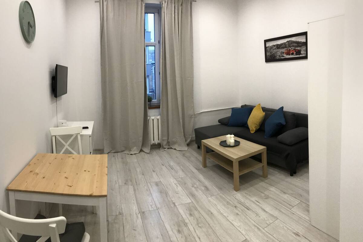 Studio (5E) | Individually decorated, iron/ironing board, free WiFi, bed sheets