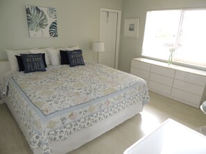 Superior Apartment, 1 Bedroom (Intracoastal View)