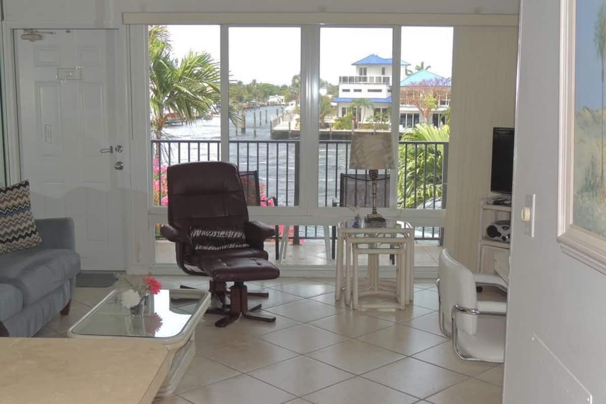 Superior Apartment, 1 Bedroom (Intracoastal View) | Living area | Flat-screen TV