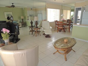 Comfort Condo, 1 Bedroom (Intracoastal View)