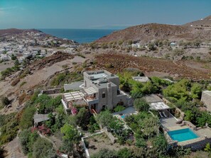 Exterior - Pool Villa for 10 people next to the beach and the city center (skala patmos)
