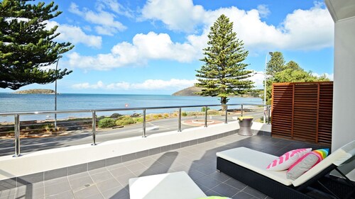 Luxury and Beachfront on Franklin