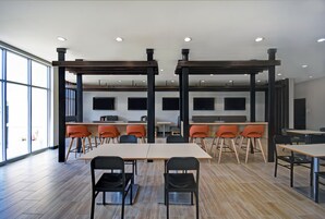 Se sirven desayunos y almuerzos