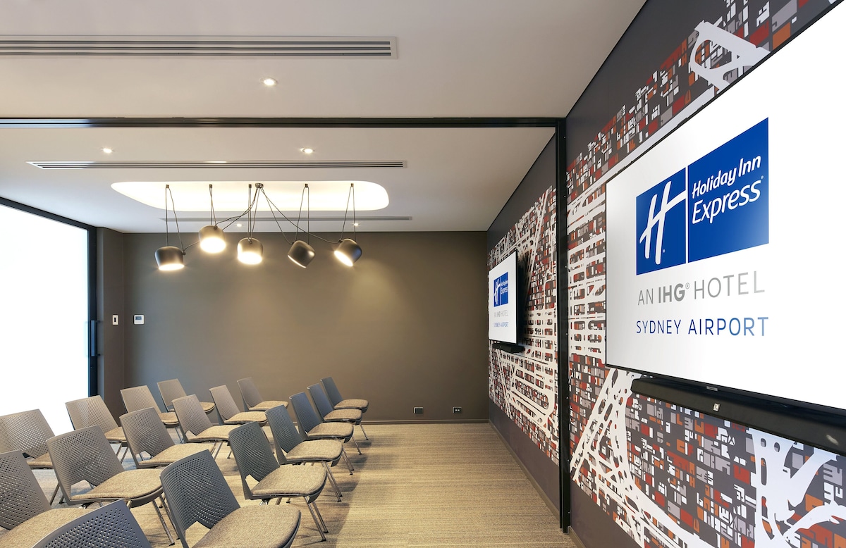 Holiday Inn Express Sydney Airport by IHG