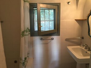 Shower, bidet - Gorgeous Villa in Elba with view of Montecristo Island (Norsi)
