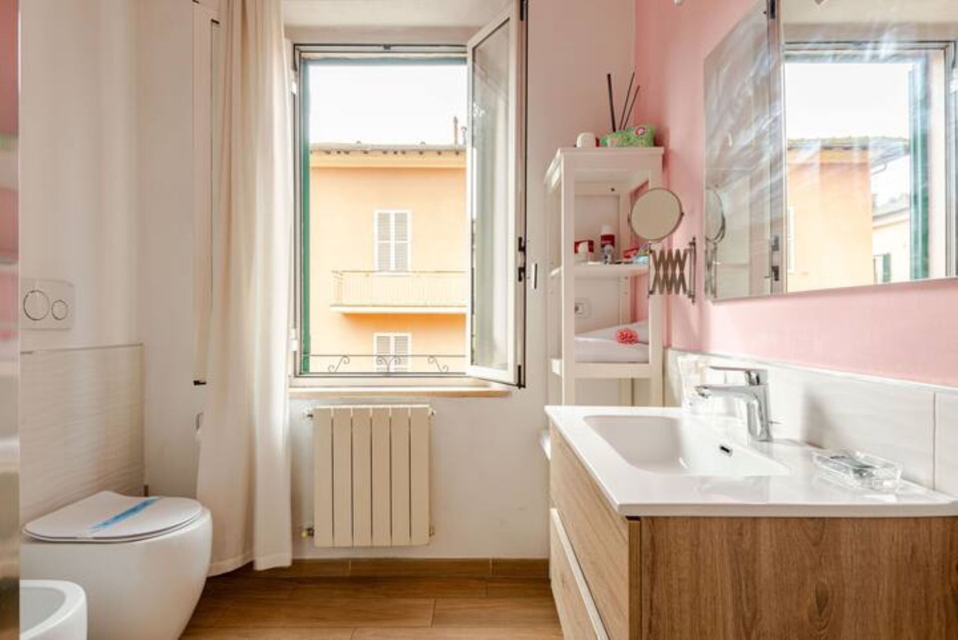 Dusche, kostenlose Toilettenartikel, Haartrockner