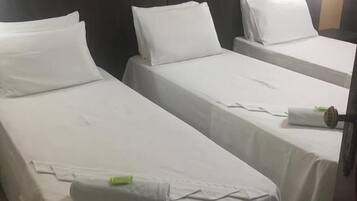 غرفة ثلاثية | واي فاي مجانًا وملاءات أسرّة