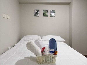 1 chambre, fer et planche à repasser, accès Internet, draps fournis