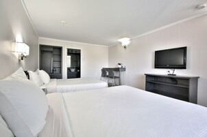 Decoración personalizada, muebles diferentes y escritorio 