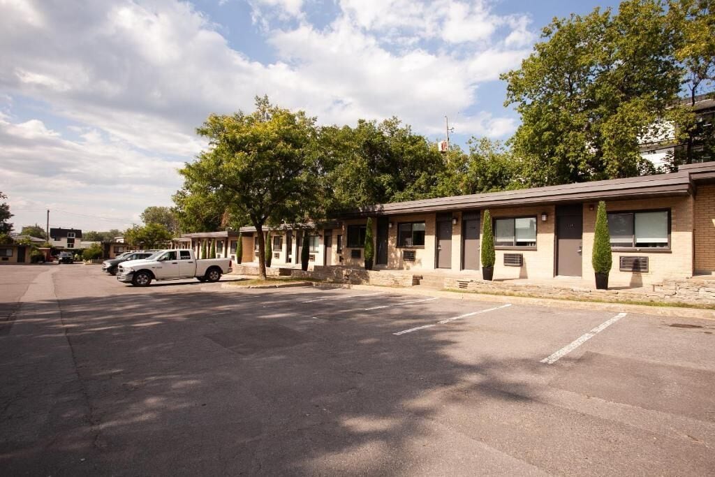 Photo - Motel Newstar Laval