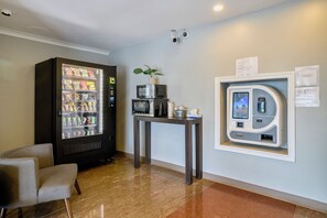 Lobby sitting area - Motel Newstar Laval (Laval)