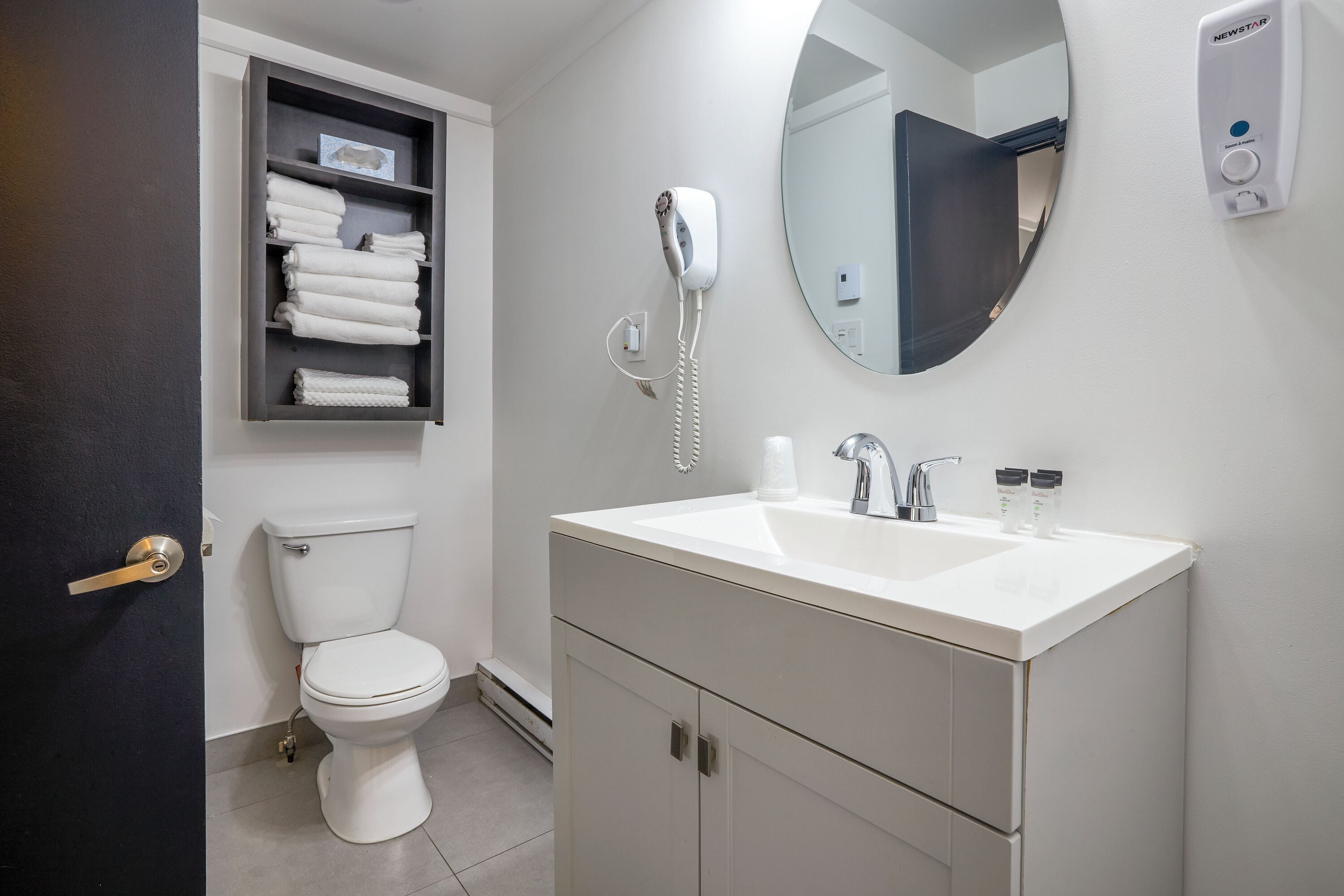 Photo - Motel Newstar Laval