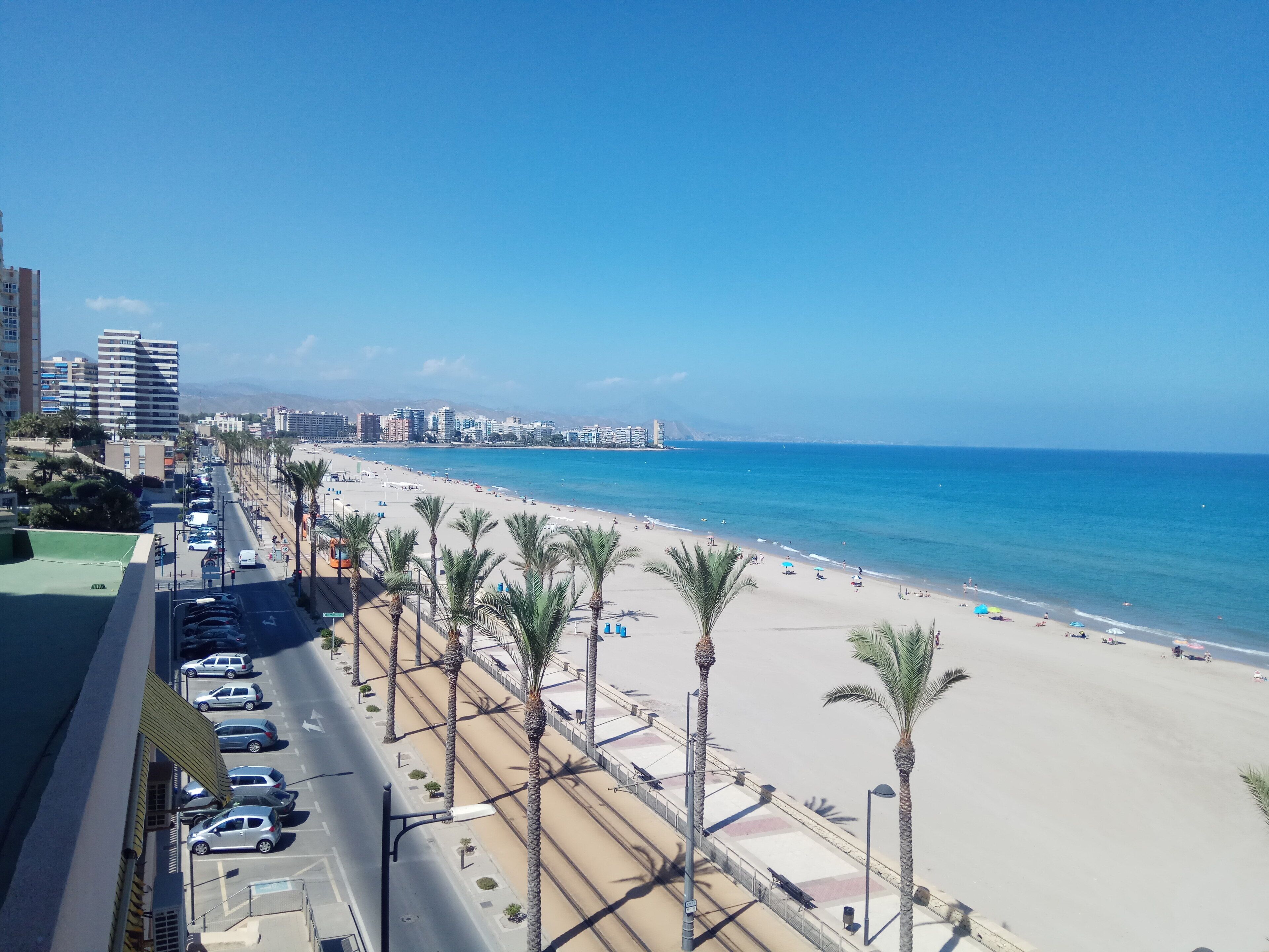 A la platja i tovalloles de platja 