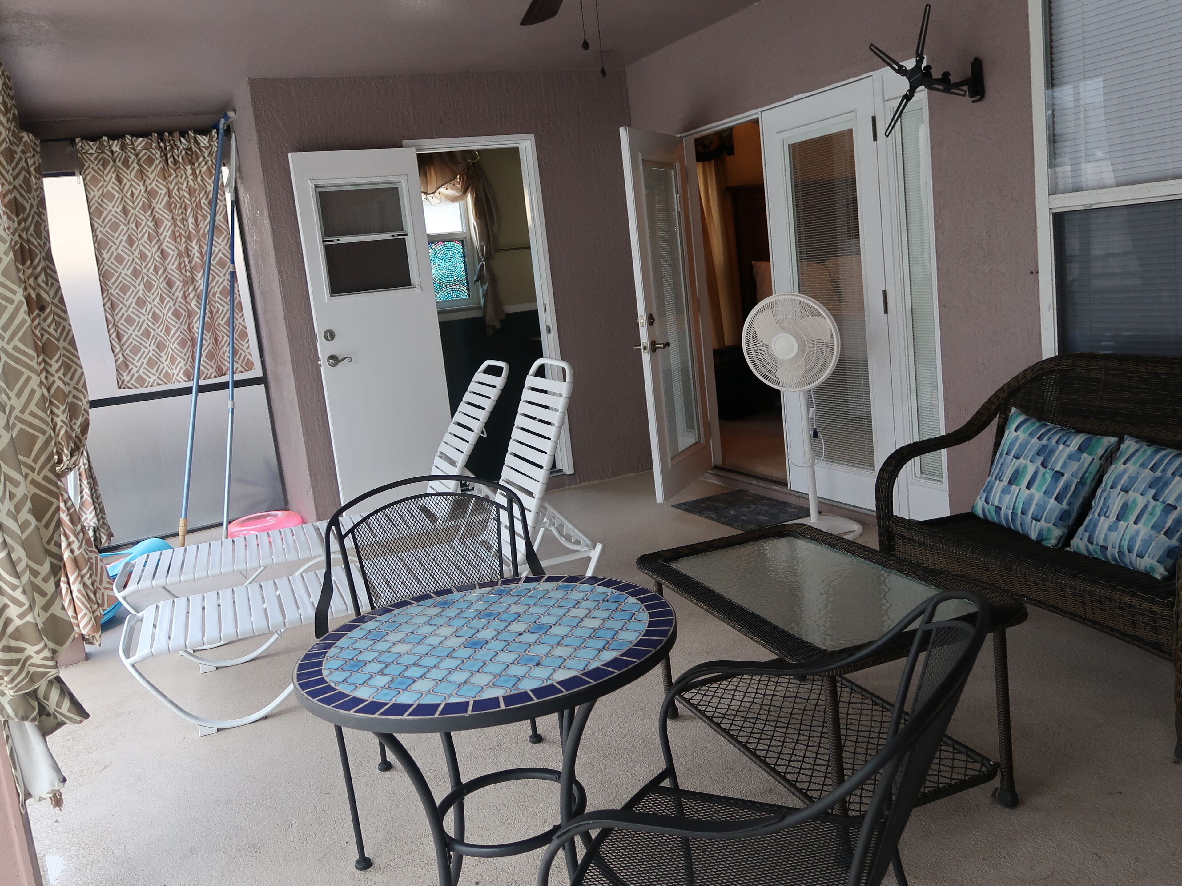 Enormous Tropical Cabana with Pool in Central Orlando
