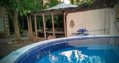 Casa Baltasar, ideal for families and friends, with garden and barbecue.