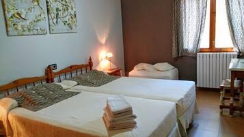 5 bedrooms, iron/ironing board, travel crib, free WiFi