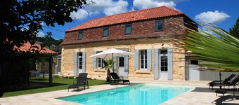 Beautiful villa with heated swimming pool