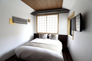 Standard Queen Room | Blackout curtains, free WiFi, bed sheets - Stay SAKURA Kyoto SUZAKU OJI (Kyoto)