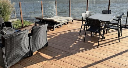 Exclusive Holiday Villa Markermeer ***** in Bovenkarspel on the Markermeer