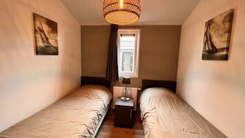 2 bedrooms, free WiFi, bed sheets, wheelchair access