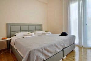 2 bedrooms, soundproofing, iron/ironing board, WiFi