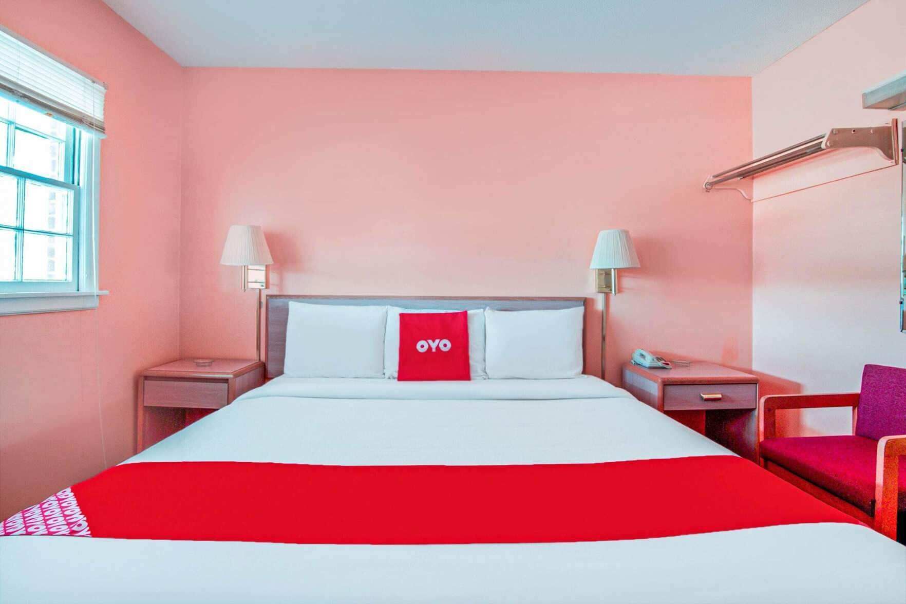 1 bedroom, desk, bed sheets