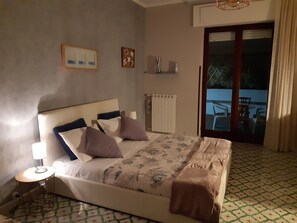 2 عدّة غرف نوم ومكواة/لوح كي وواي فاي وملاءات أسرّة