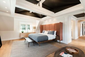 4 habitaciones, tabla de planchar con plancha, wifi y ropa de cama 